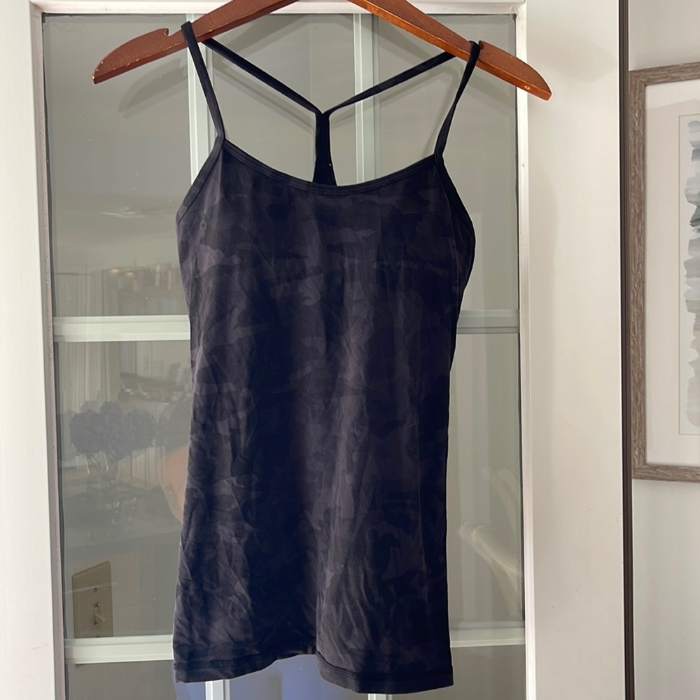 Lululemon camouflage top! Size 6